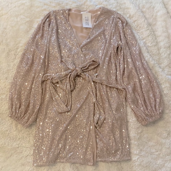 12th Tribe Dresses & Skirts - 12th Tribe Champagne Wrap Dress. Size L